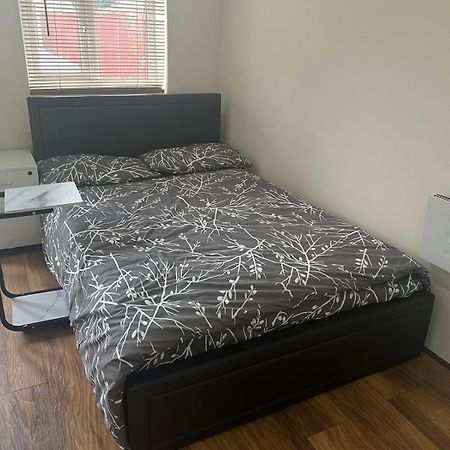 Modern Studio In Rayners Lane Pinner Harrow Near Wembley Greater London Esterno foto